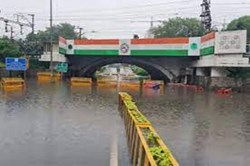 Rain Alert: દિલ્હીમાં યલો એલર્ટ જારી, ક્યાંક પડી રહ્યા છે પહાડો તો ક્યાંક વરસાદે તોડી નાખ્યા તમામ રેકોર્ડ