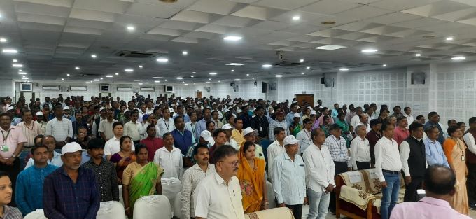 ઓડિશા યુનિવર્સિટી ઓફ એગ્રીકલ્ચર એન્ડ ટેક્નોલોજી (OUAT) ખાતે કિસાન મેળાનું ઉદ્ઘાટન થયું, જેમાં ઘણા ખેડૂતોની ભાગીદારી જોવા મળી